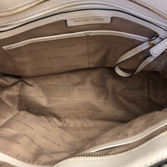 Purse - Picture 2 of 2